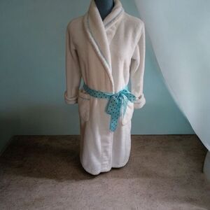 Crabtree & Evelyn White Robe with Blue Polka Dot Belt